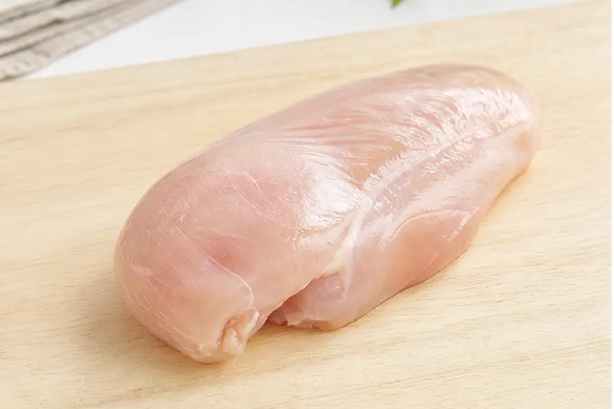 鶏むね肉を観音開きにする前のイメージ