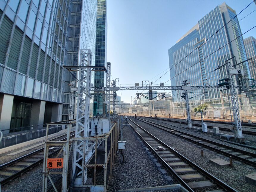 Shinkansen platform at Tokyo Station for rail and transport fans