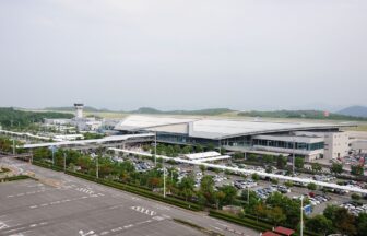 Hiroshima Airport terminal and control tower