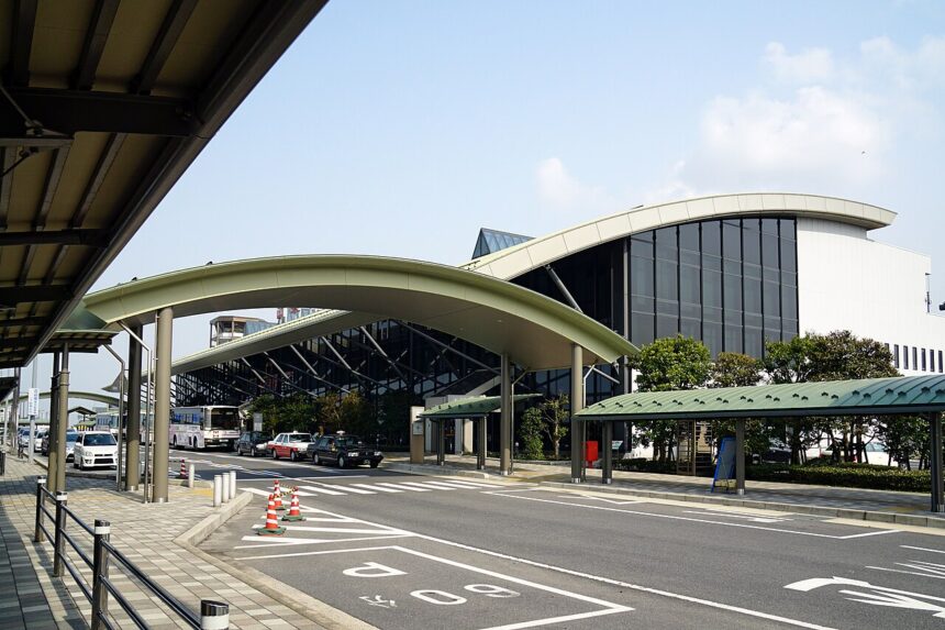 Izumo Airport terminal exterior