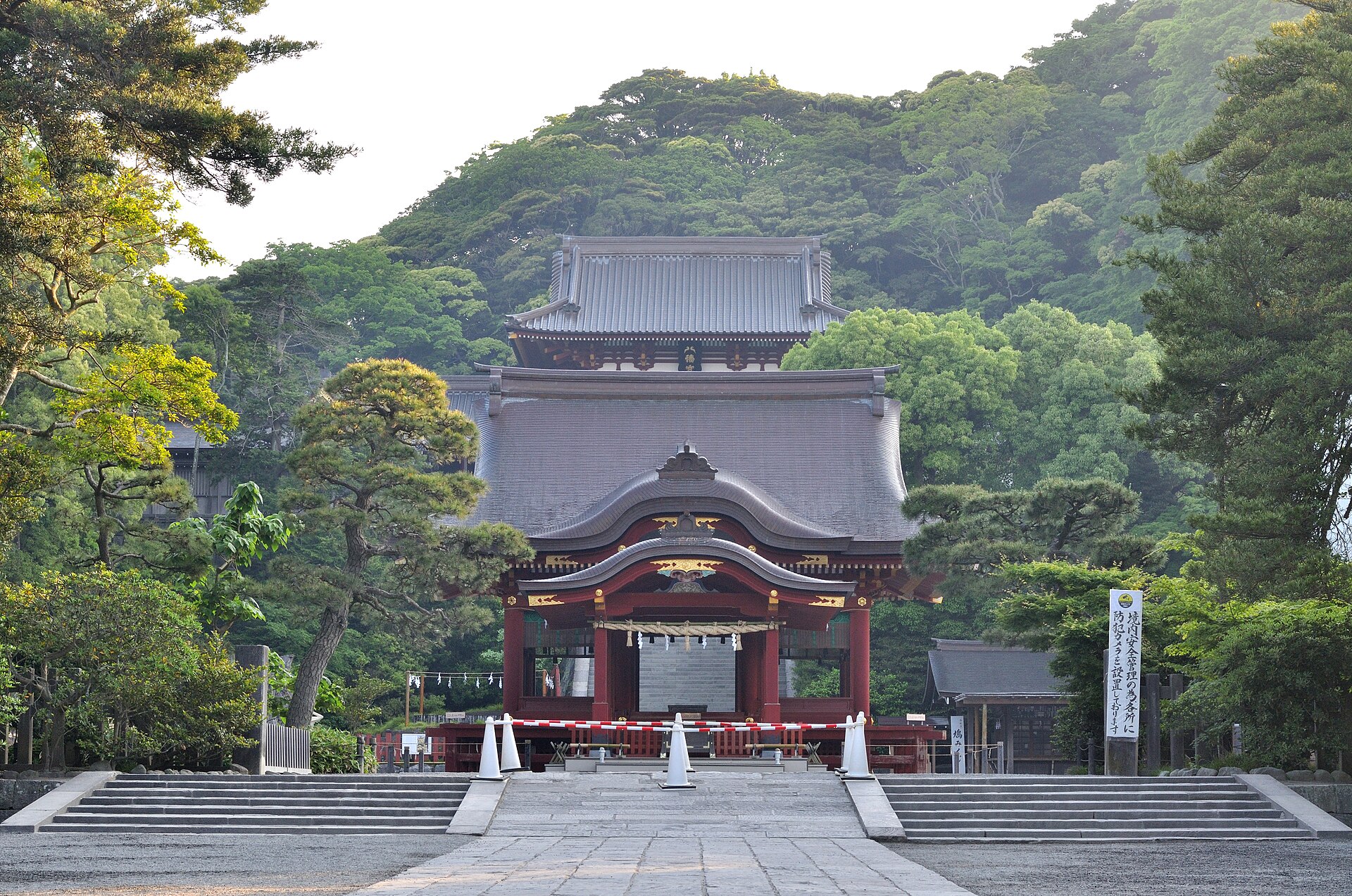 鶴岡八幡宮の境内