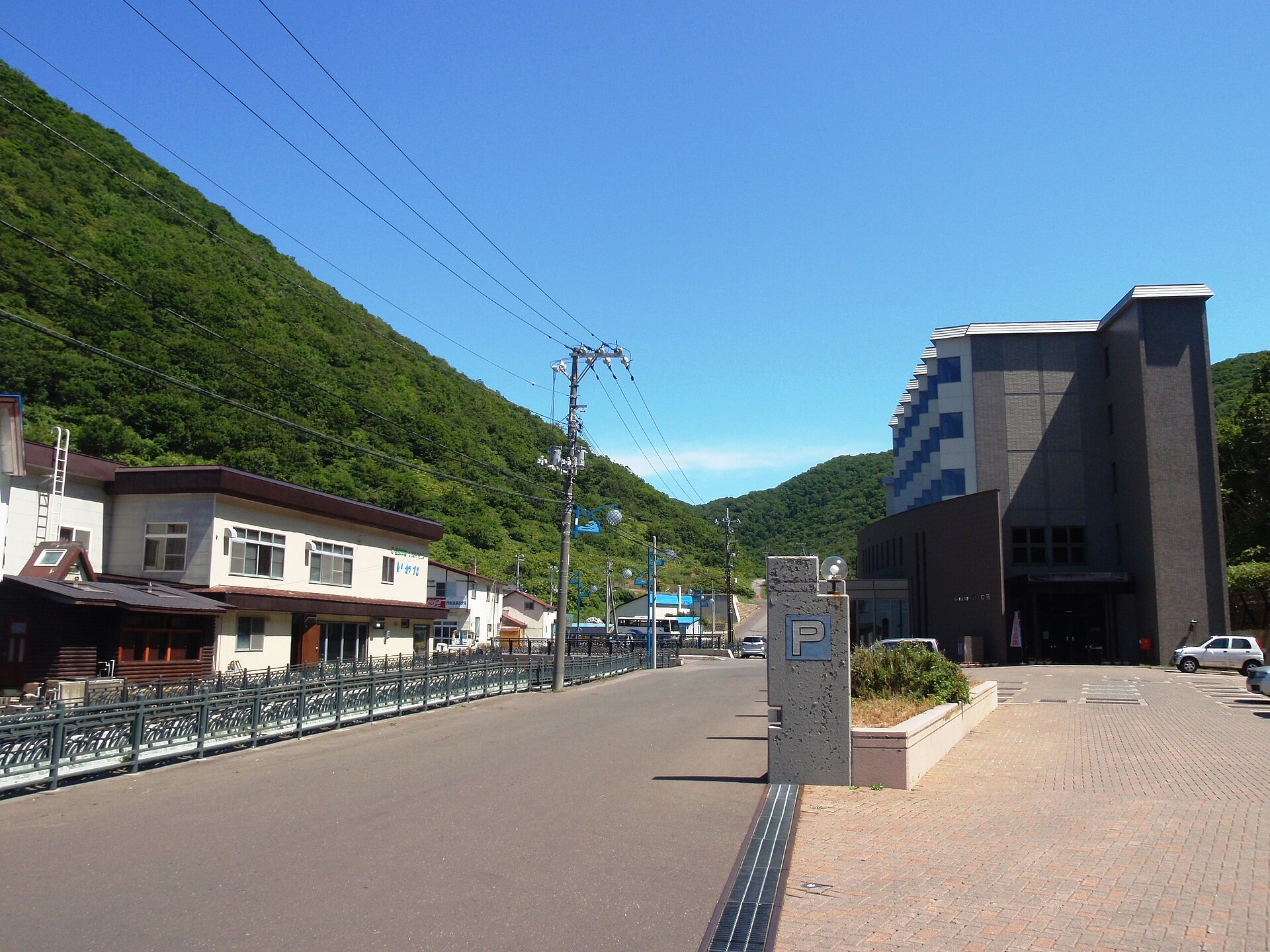 泊村の短時間・雨の日の入口イメージ
