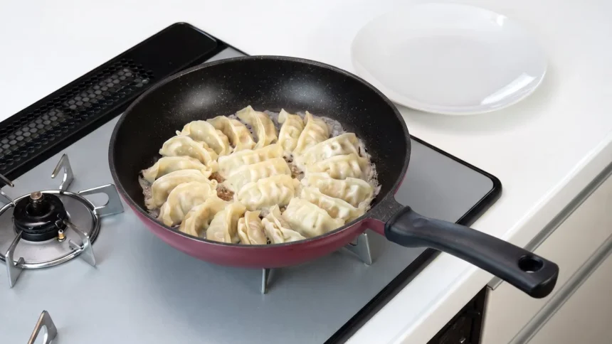 和平フレイズの軽量フライパン「カルイーノ」