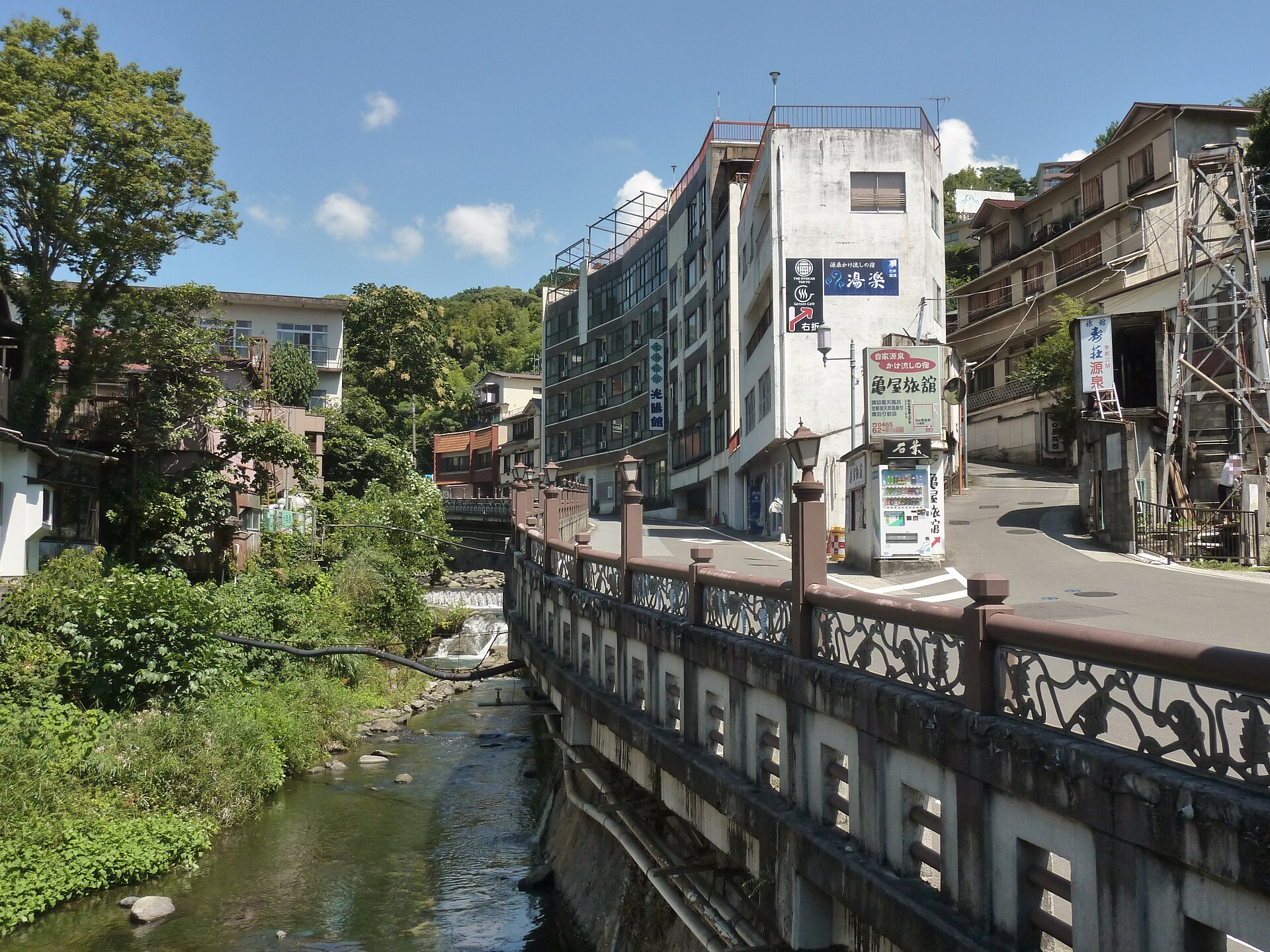 湯河原町の湯河原温泉の藤木川