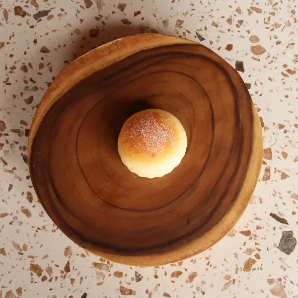 クリームパン（300円）