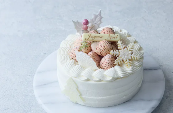 ホテル アゴーラ リージェンシー 大阪堺の白苺のクリスマスショートケーキ