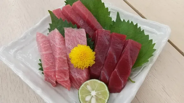 京まぐろの大トロ・中トロ・赤身