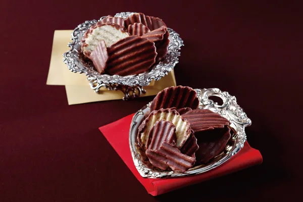 チョコレートのロイズ ポテトチップチョコレート「オリジナル・マイルドビター」（190g）各 税込1,188円