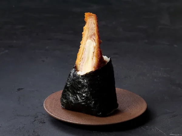 特大豚チーズフライ／おむすび百千
