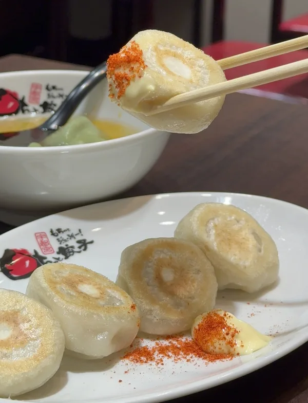 一味マヨネーズで食べる餃天堂の焼餃子
