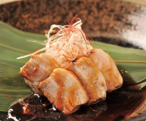 大分・中津「あかとら」豚の角煮（100g）864円