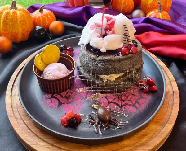 ハロウィーンぱんケーキ~蜘蛛が仕掛ける甘い蜜~