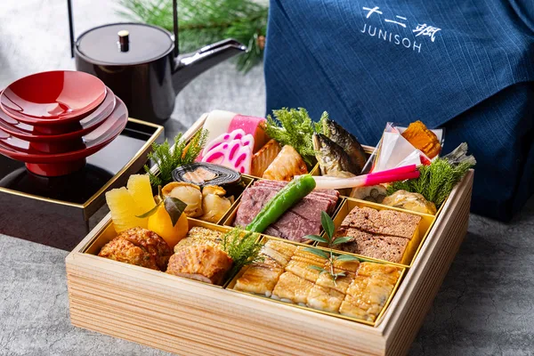 ヒルトン東京 匠のおせち 二の重