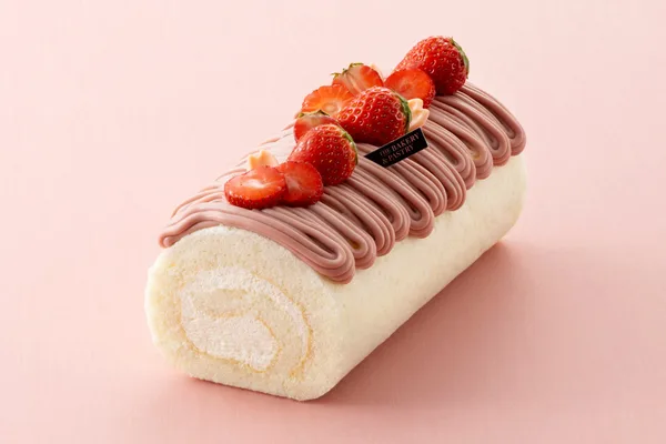 札幌グランドホテルのひなまつりロールケーキ