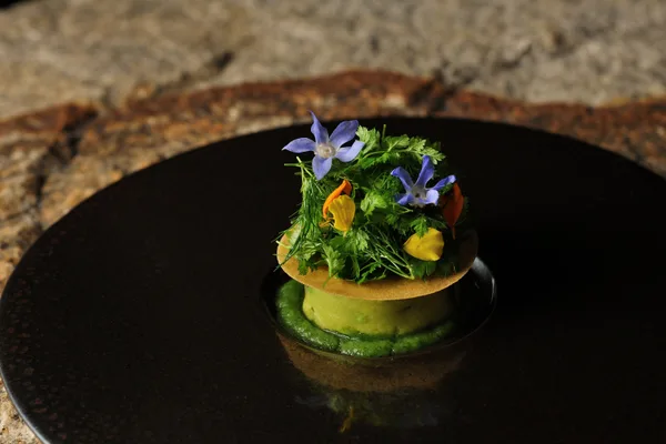「アスパラガス」華やかに仕上げた冷菜