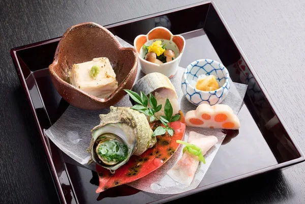 ホテル金沢「香箱蟹会席」前菜~北陸の珍味7種盛り~