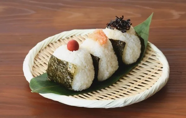 職人の握りたておむすび