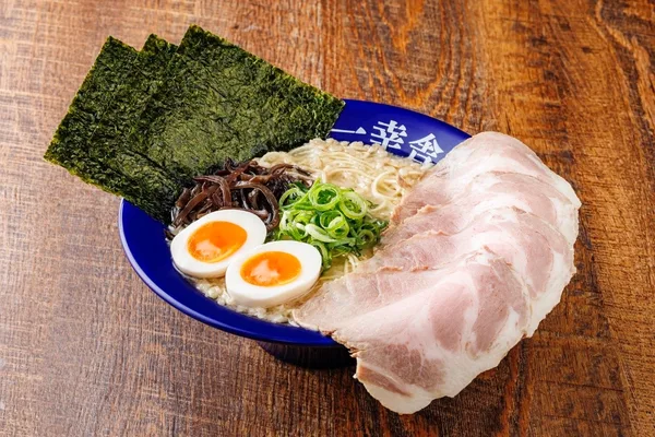 淡麗塩レモンラーメンの具材イメージ