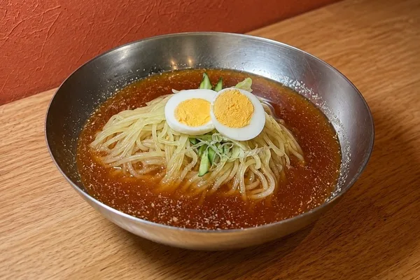特製冷麺とミニまかない丼のセットを紹介する節に掲載された画像