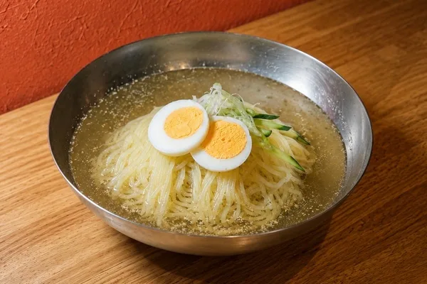 特製冷麺とミニまかない丼のセットを紹介する節に掲載された画像