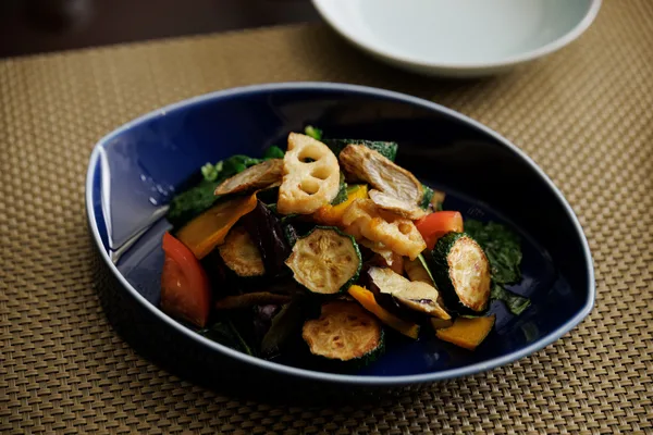 昼の揚げ野菜のサラダ仕立て