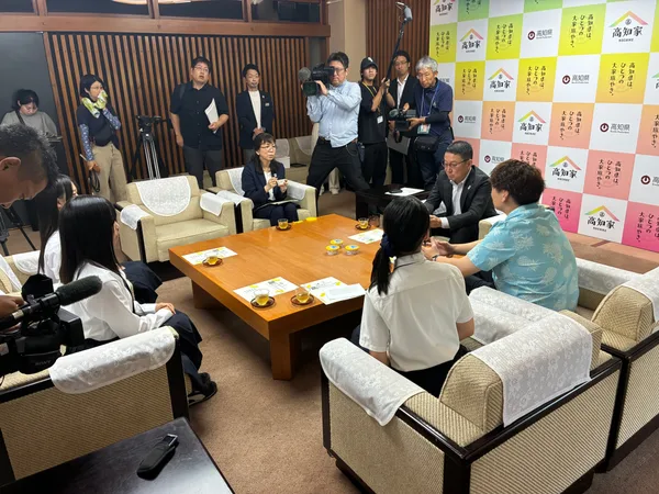 「高知県庁で西森裕哉副知事に報告」に掲載された画像