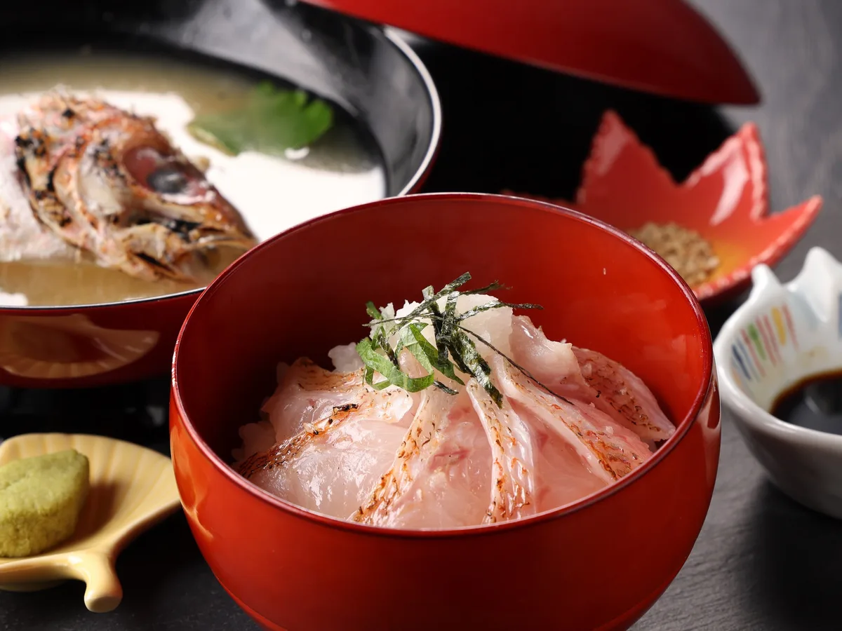 休暇村蒜山高原ののどぐろ炙り丼とあら汁