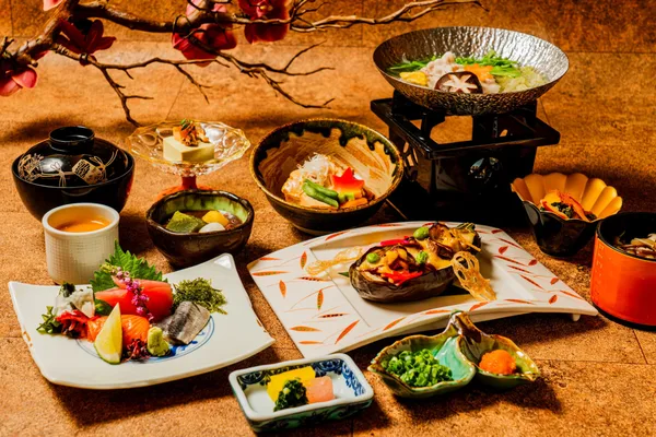 「秋の食材を一品一品に取り入れた「秋の会席料理」」に掲載された画像