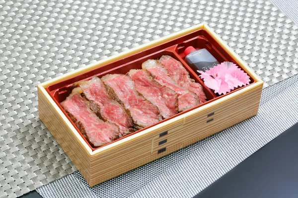 若狭牛もも肉ステーキ重