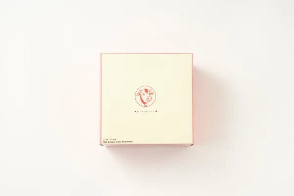 ミルクチーズケーキ 苺の外箱