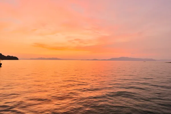 湯の児の海と夕空