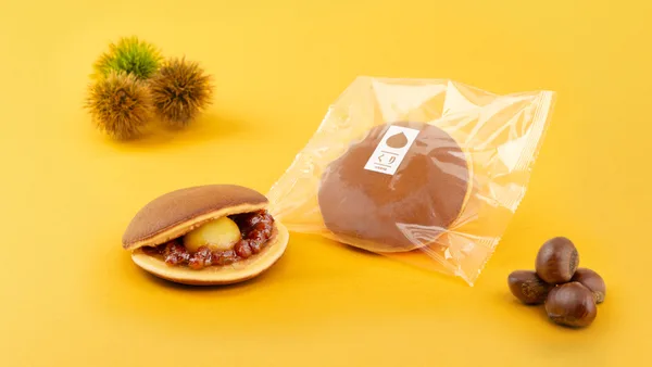 粒餡と一粒栗を挟んだ栗どら焼き