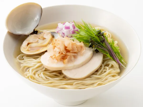 料亭仕立ての琥珀中華そばの調理イメージ