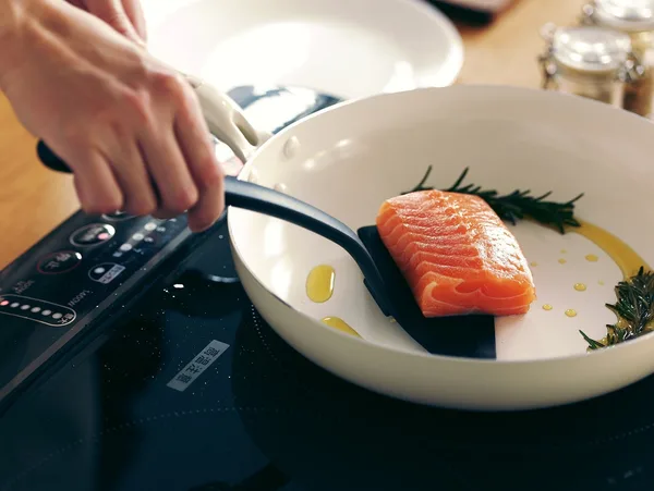 TOUCH stシリコーンFish Flip、6月9日に税抜1,000円で発売の本文画像1