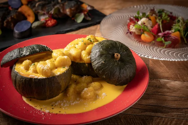 「秋の味覚満載のハロウィンランチビュッフェ」に掲載された画像
