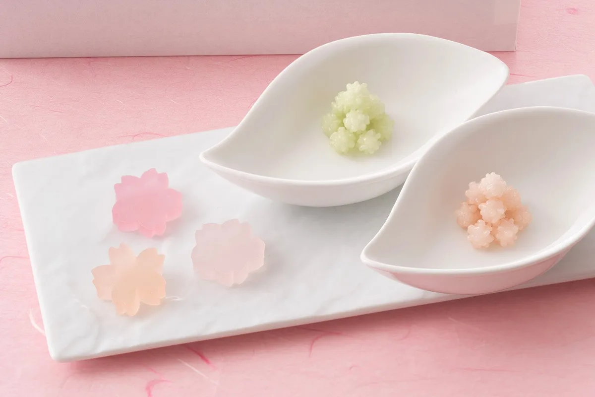 緑寿庵清水の手づくり京金平糖「桜」「緑衣黄桜」と鶴屋吉信の桜 琥珀糖