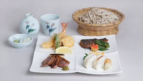 総本家 小松庵 13F そば処 大皿とお蕎麦 5,000円