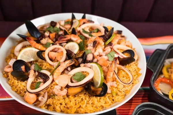 アロス・ア・ラ・トゥンバーダ(ベラクルス風 魚介の炊き込みご飯)