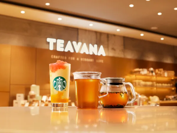 スターバックス ティー＆カフェの店舗とアッサムの飲み物