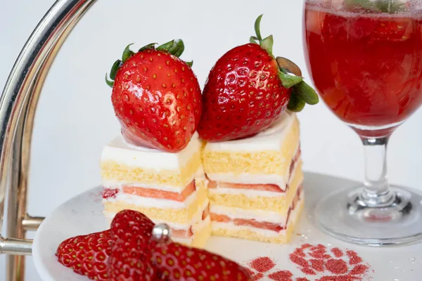 ウェスティンホテル大阪のストロベリーアフタヌーンティーのいちごのショートケーキ