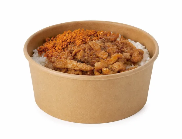 紙容器に盛られた、煮込んだ豚肉をのせたご飯