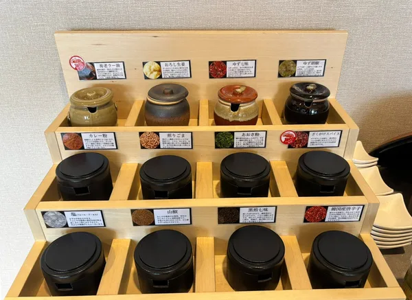 東筑軒のうどん麺と薬味処の紹介に掲載された画像