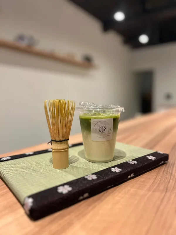 抹茶道具と抹茶ドリンク