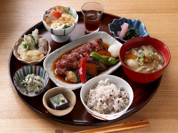 スタミナ定食 ~牛ステーキの和風ソース~