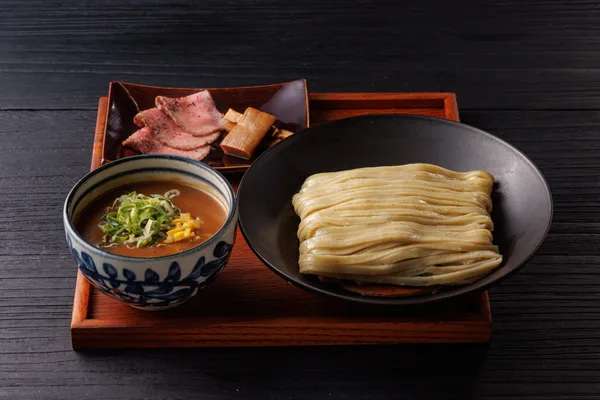 「A5等級 黒毛和牛つけ麺 &yen;1,800(税込)」の節に掲載された画像