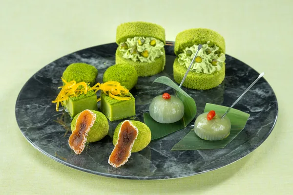 アフタヌーンティーのスタンド中段