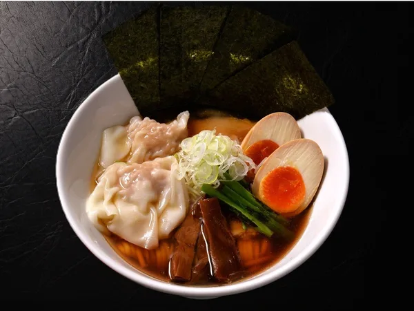 特製醤油らぁ麺