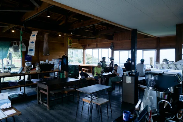 877Stand店内（Photo: Masatoshi Hamanoi）