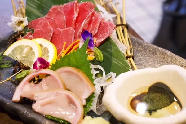 馬肉専門店「馬王」のヤギ刺しの紹介に掲載された画像