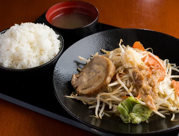 王道 野菜炒め 定食